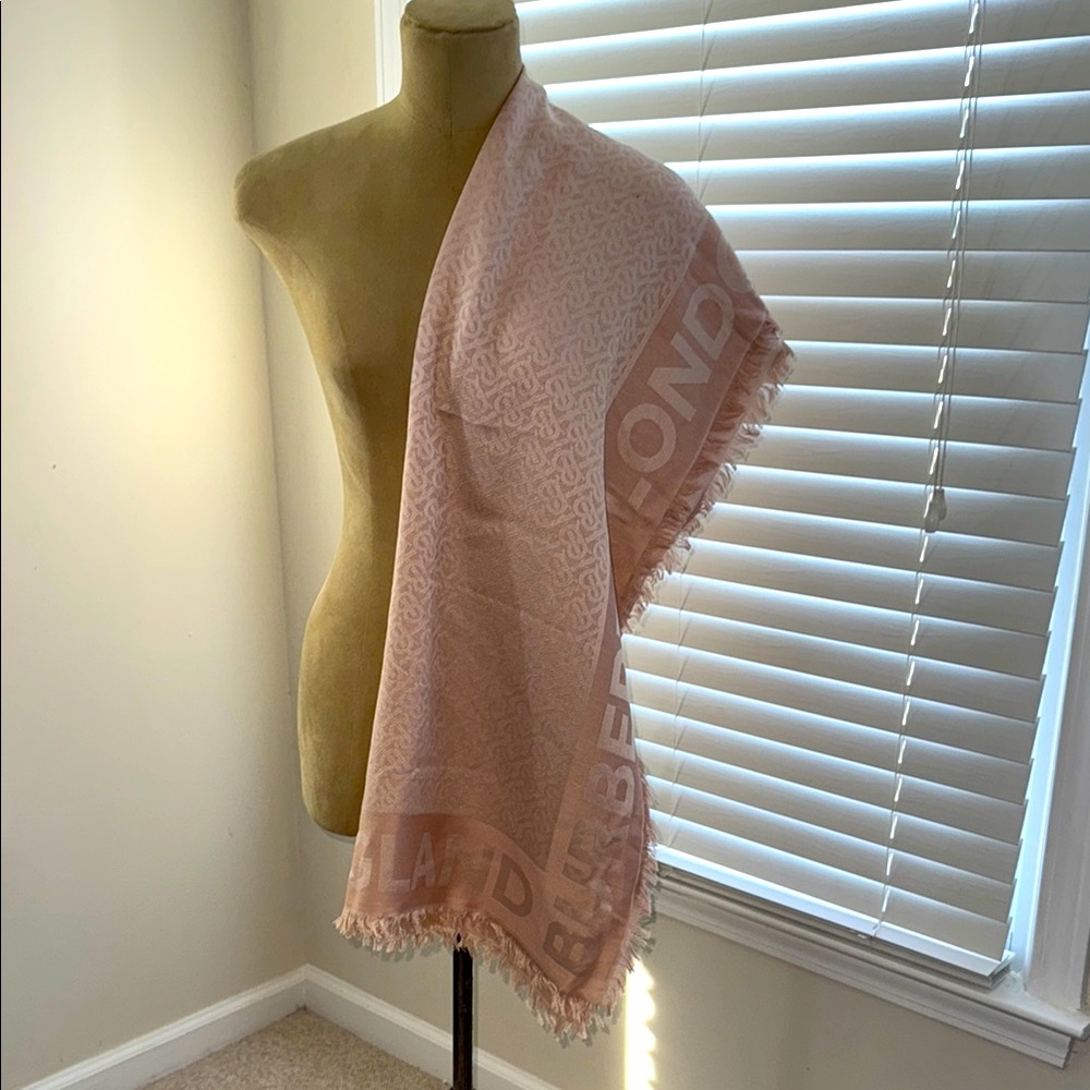 Women’s Burberry Blush Pink Fringed silk and wood scarf.  Perfect condition